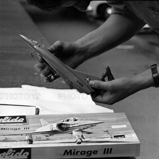 Mirage III model kit, 1964 .