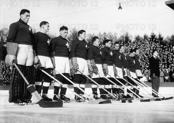 Ice Hockey European Championship 1939 in Basle: Switzerland wins the European title .