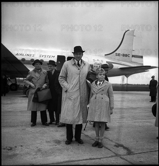 Juan Carlos (r) with his father Don Juan, around 1948.