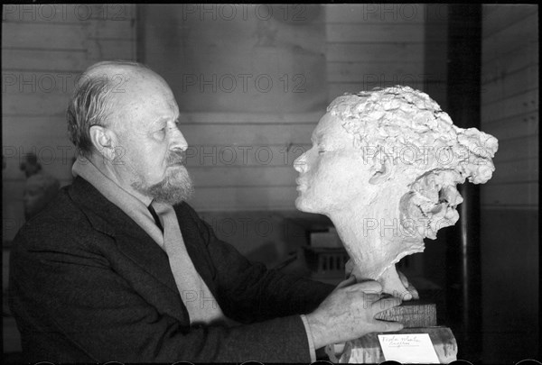 Hermann Haller in his Studio, around 1949 .