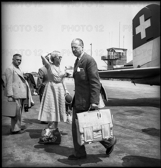 General Pierre König, Geneva Cointrin airport, 1949.