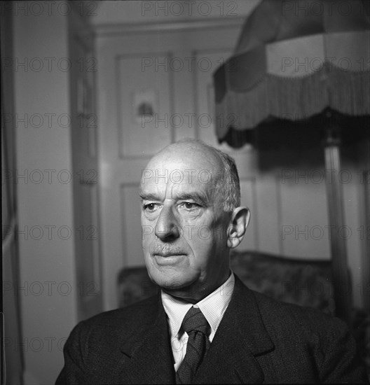 Ernst Miescher, 1942 .