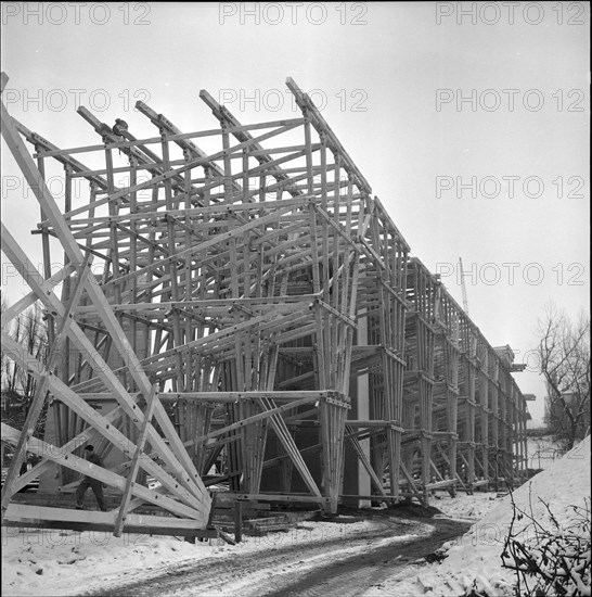 berne, Monbijou bridge under construction, scaffolding, centring;.