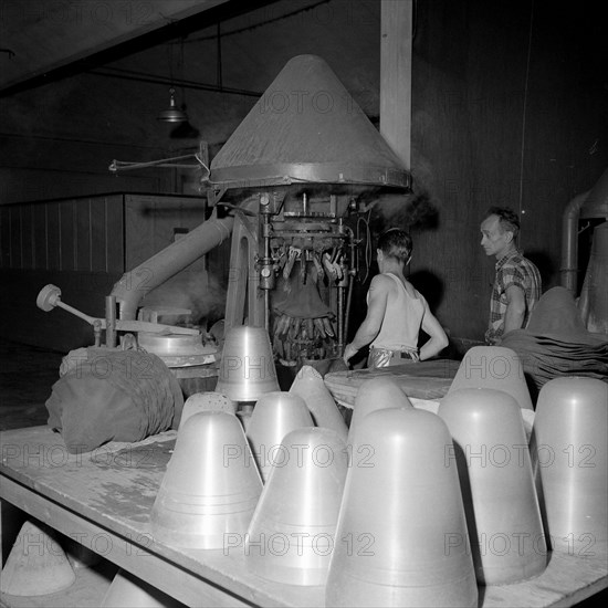 Hat factory, milliner supplier,  La Moderna, Giubiasco, around 1955 .