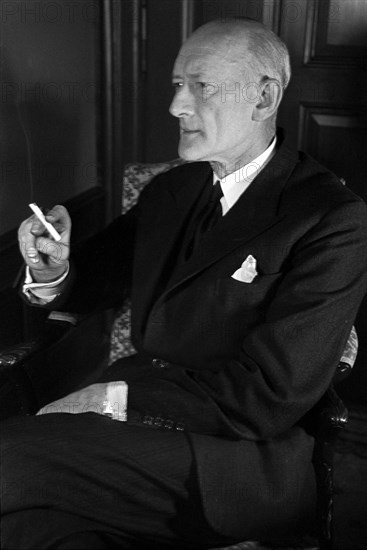 Diplomat Walter Stucki, 1945.