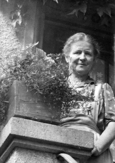 Elisabeth Mvºller, writer 1958 .