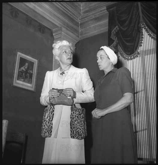 Francoise Rosay (left) in Zurich 1955 .