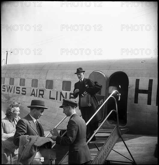 Arrival of Walter Stucki, head of the Swiss delegation; Duebendorf 1946 .