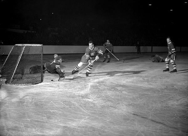 Ice Hockey World Championship Zurich 1953: Czechoslovakia - Germany.