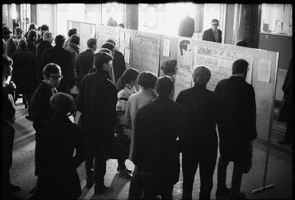 Students are reading the placards, Zurich 1969.