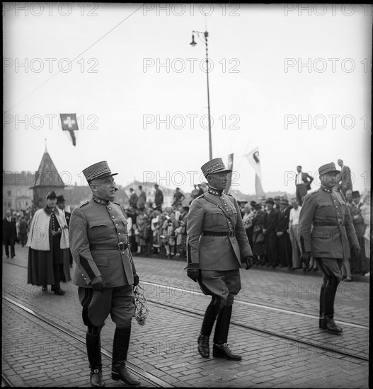 General Guisan at the commemoration 500 years Battle of St. Jakob an der Birs, Basle 1944