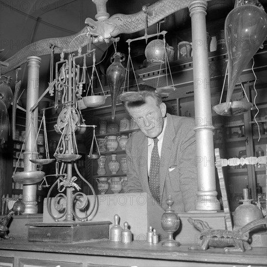 Prof. Dr. Erwin Ackerknecht, with pieces of the collection; Zurich 1966.