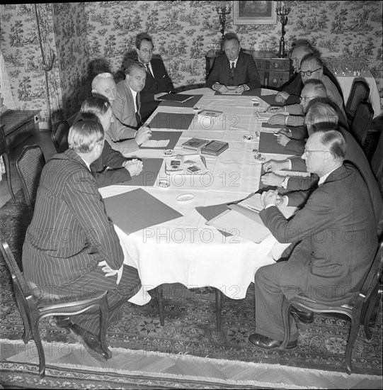 Meeting between Chancellor Adenauer and German unionists, Bürgenstock 1951.