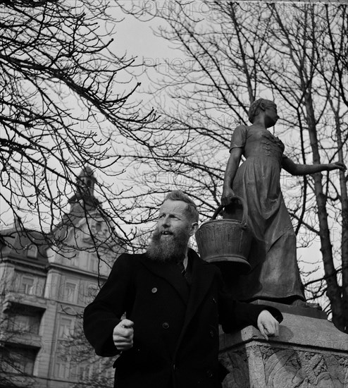 Max Daetwyler speaking in Zurich 1946.