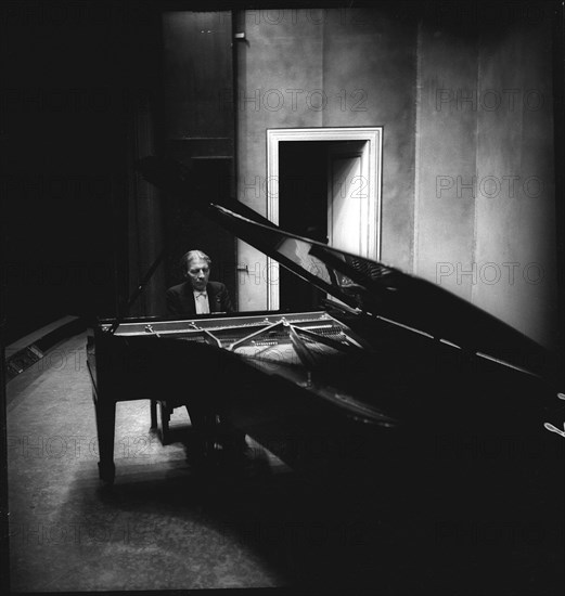 Pianist Alfred Cortot, ca. 1950 .