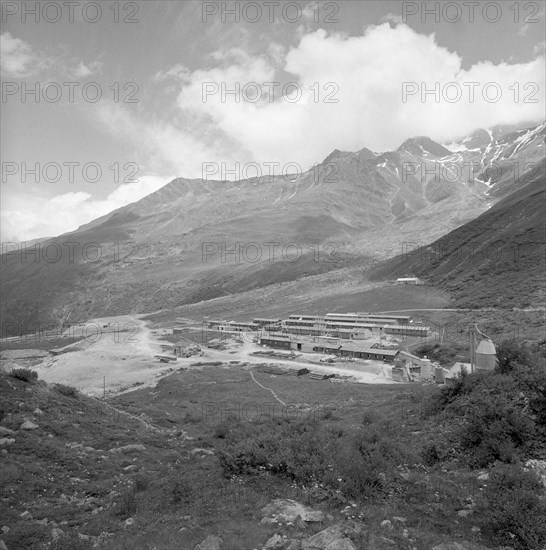 Great Sankt Bernhard tunnel under construction, 1960.