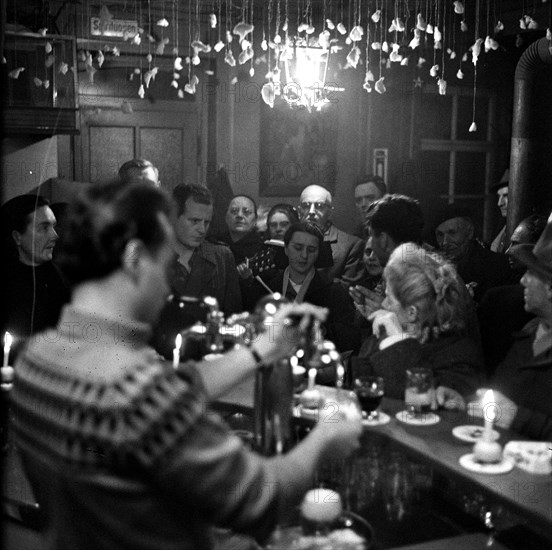 Christmas  eve 1960: Tessiner Keller alias Räuberhöhle, Zurich.