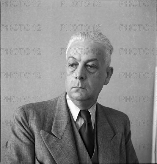 Arthur Tzaut, director 1945