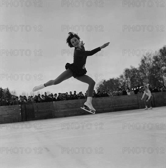 Fränzi Schmidt, figure skater and roller skater, Winterthur 1960.