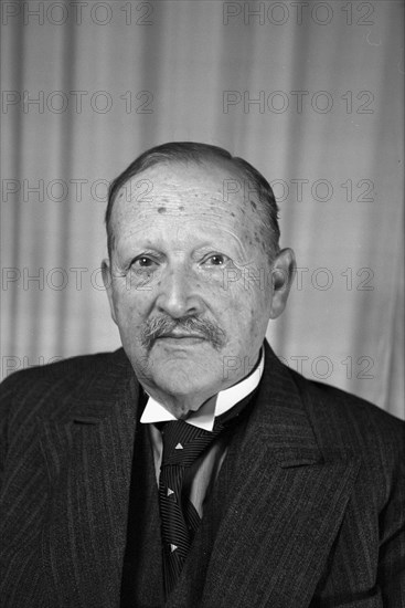 Prof. Dr. August Siegrist, Berne 1945.