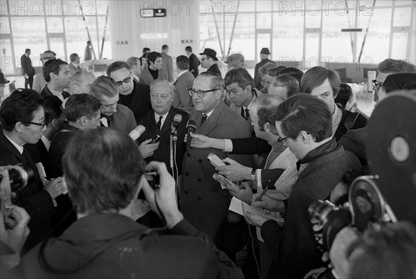 Gerard C. Smith, chief U.S. delegate at SALT confrence; journalists;  Geneva 1969.