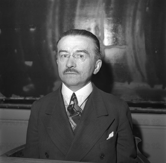 Professor Edouard Cros 1944 .