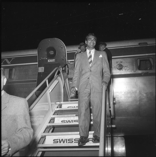 Prime Minister Cheddi Jagan in Kloten 1953 .