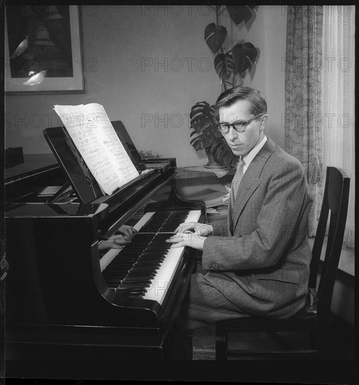 Armin Schibler, composer ca. 1960 .