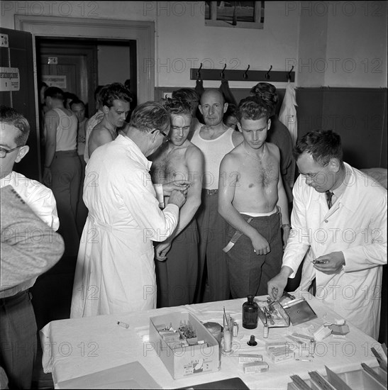 Last vaccination for the members of the swiss mission to Korea. casern Berne 1953