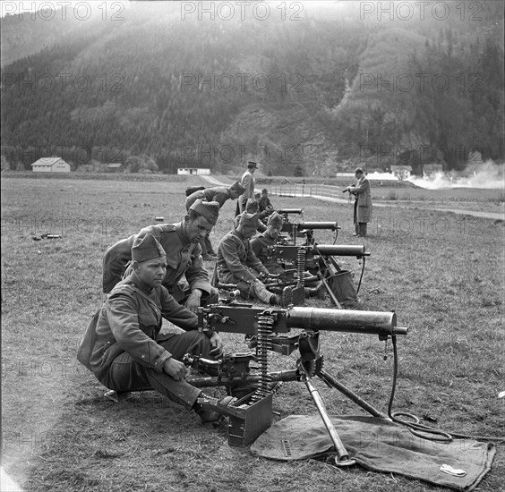 Shooting exercices in Walenstadt, around 1960.