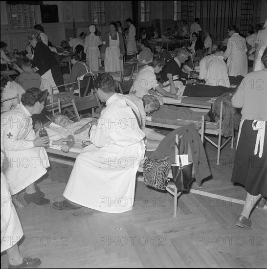 Zurich academicians giving blood for Hungary 1956