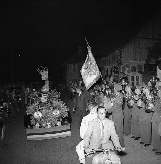 Ferdi Küblers reception at Adliswil after WC title 1951