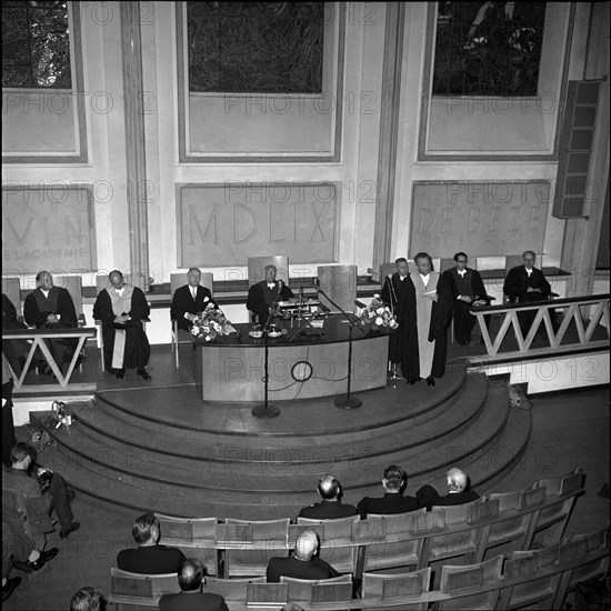 August R. Lindt becomes honorary doctor of University in Geneva 1960