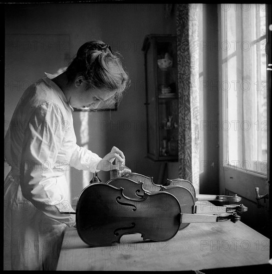 Brigitte Ueberwasser, violin-maker, 1955