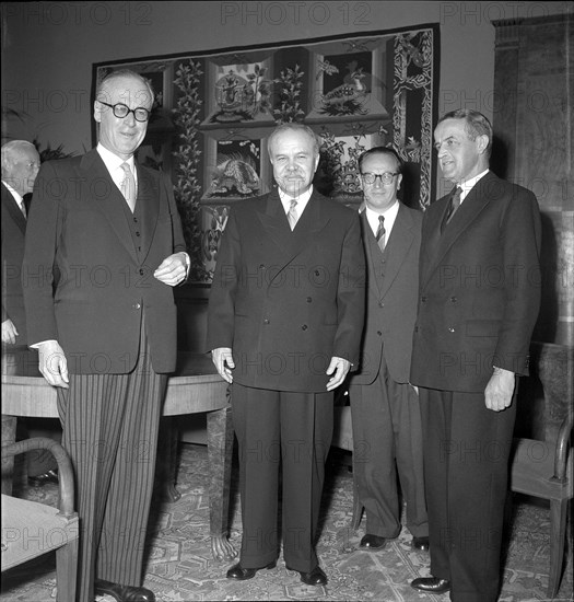 Federal president Rubattel, foreign minister Molotov, ambassador Molotchkov, member of federal council Petitpierre, 1954