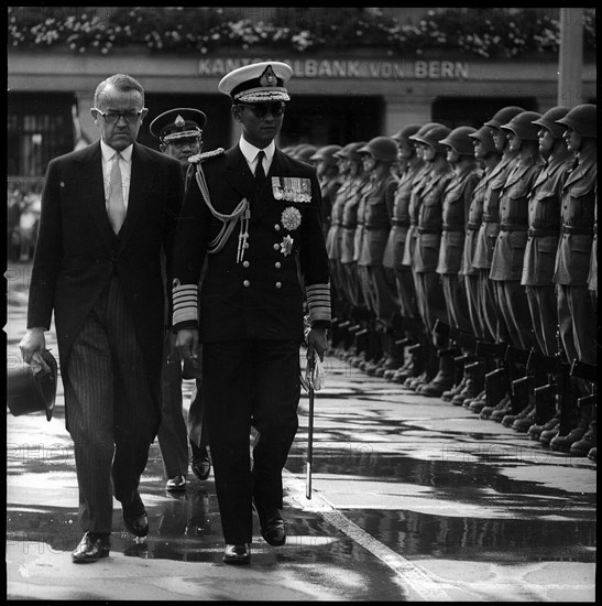 State visit of King Bhumibol of Thailand, Max Petitpierre (l), 1960