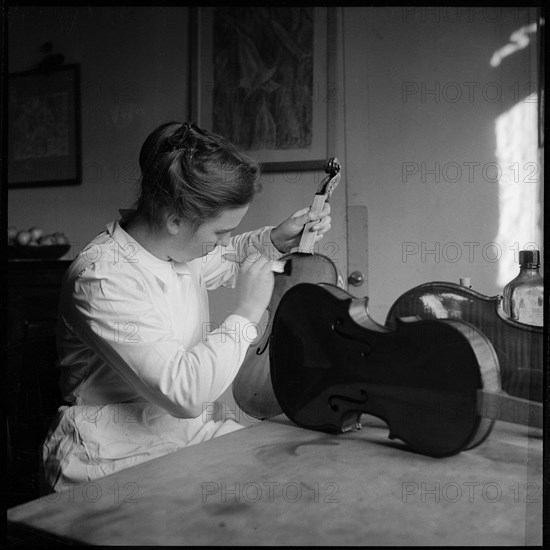 Brigitte Ueberwasser, violin-maker, 1955