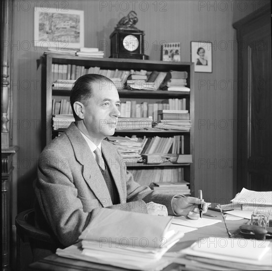 Professor Marcel Raymond, 1966