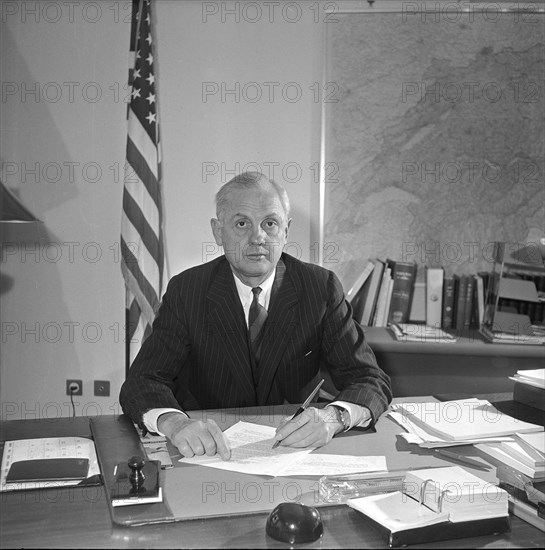 U.S. ambassador Robert McKinney, 1961