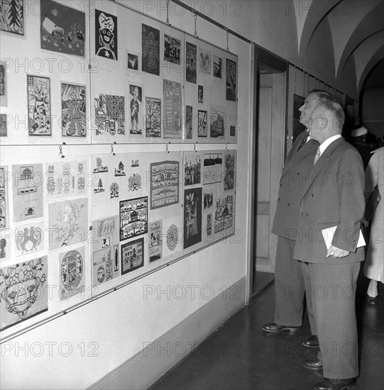 Emil Landolt visiting exhibition Swiss youth paint and draw. Zurich 1957