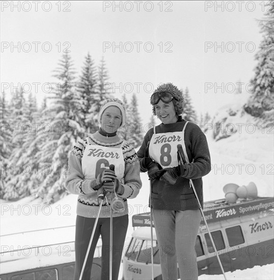 Skier Liselotte Michel and Nadia Diserens, around 1958