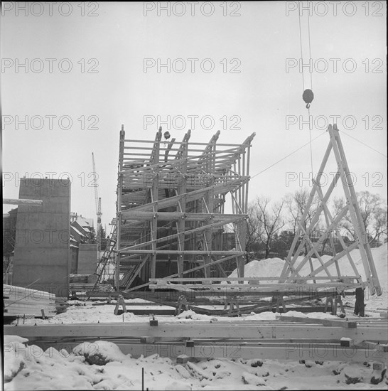 Berne, Monbijou bridge under construction, scaffolding, centring.