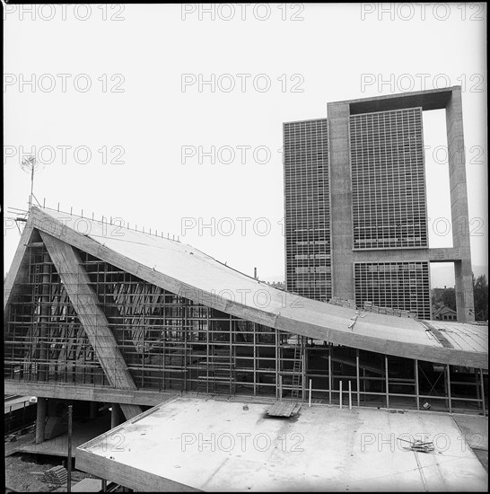 Congress Center and high-rise building with suspended roof, Biel 1964