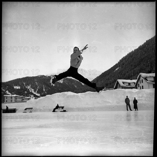 Figure Skating WCH Davos 1953: world champion Hayes Alan Jenkins, USA