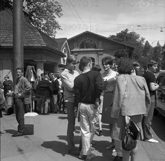 Teenagers after school, Pfauen, Zurich 1966