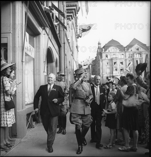 General Guisan at the commemoration 500 years Battle of St. Jakob an der Birs, Basle 1944