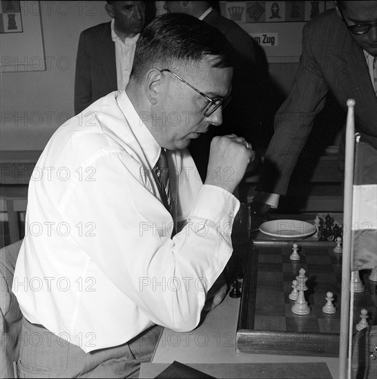 Chess master Max Euwe at a tournament in Lucerne 1950