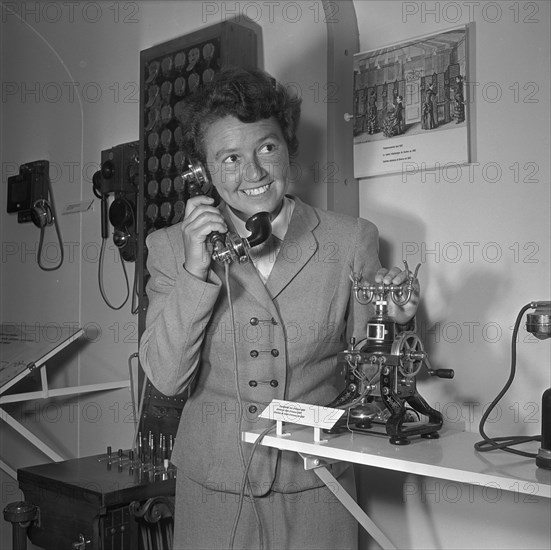 Centenary of communications in Switzerland, exhibition in a rail car 1952