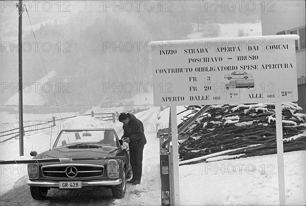 Snow removal fee on Bernina pass, january 1965