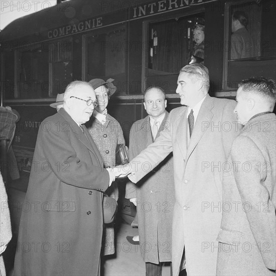 Vincent Auriol, arrival at Geneva train station 1955